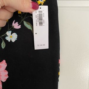 Old Navy skirt with tags, never worn